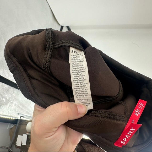 Spanx Faux Suede Dark Chocolate Brown Leggings Size XS Fall Staple - Picture 6 of 6